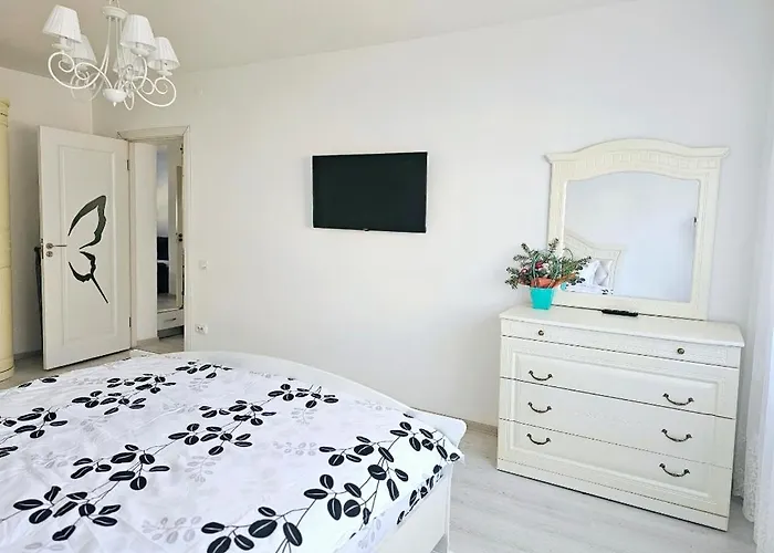 White Apartament, Braila