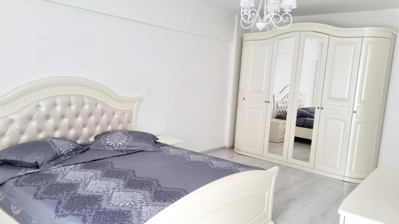 White Apartament, * Braila